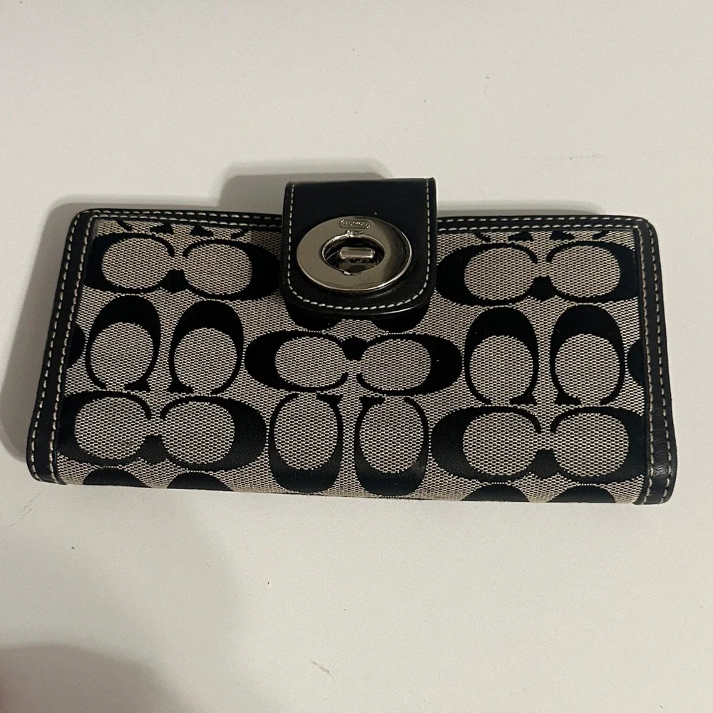 Coach Black and Cream Signature Tote and Wallet Set - Picture 9 of 16